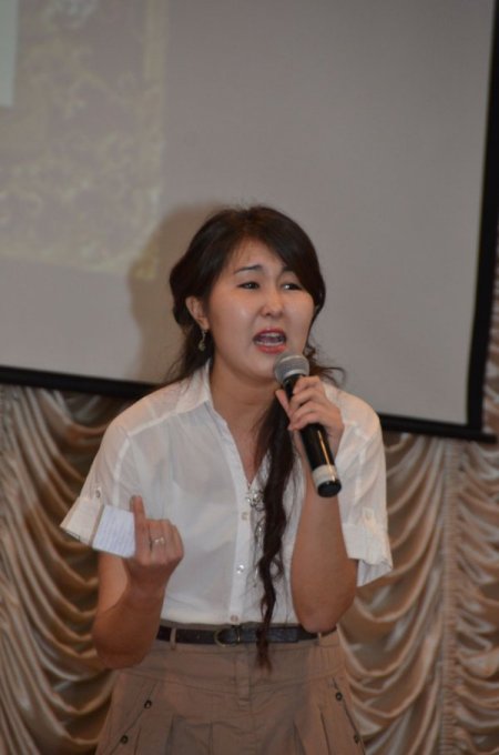 Kazak kızlar, Türkçe yarıştı