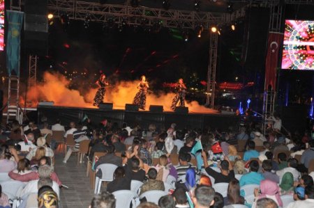 Kazak müzik gruplarından Ankaralılara konser