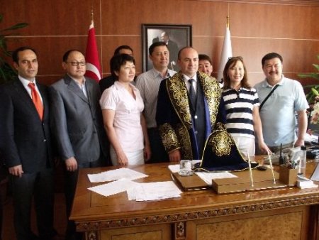 Kazak Türk Erkek Lisesi, Kardeş Şehir Uşak'ı Ziyaret Etti