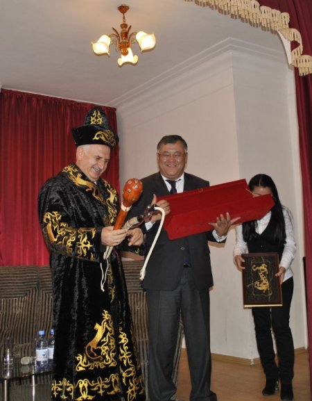 Kazak Üniversitesinden Rektör Koçak'a ‘fahri Profesörlük’