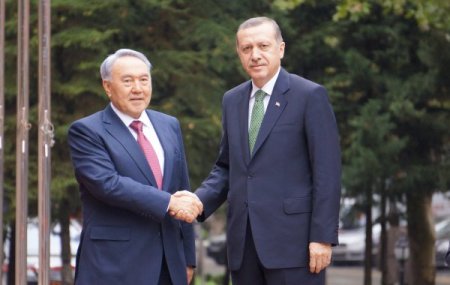 Kazakistan Cumhurbaşkanı Nazarbayev, Başbakanlık’ta
