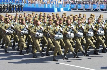 Kazakistan Hem Ramazan Bayramı’nı Hem Anayasa Günü’nü Kutluyor