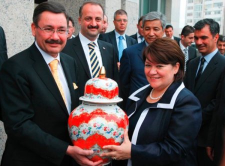 Kazakistan'da Bağımsızlık Resepsiyonu Türk Ve Kazak Yetkilileri Buluşturdu