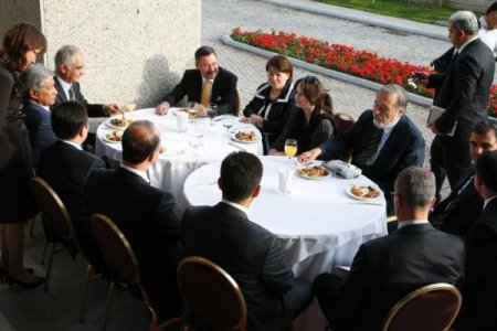 Kazakistan'da Bağımsızlık Resepsiyonu Türk Ve Kazak Yetkilileri Buluşturdu