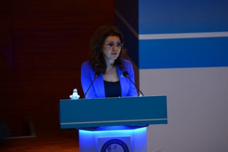 Kazakistan’da eğitimde üçüncü dil mecburiyeti