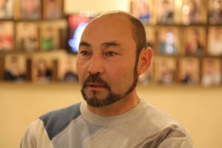 Kazakistan’da ilk defa bir oyun Türkçe sahnelendi