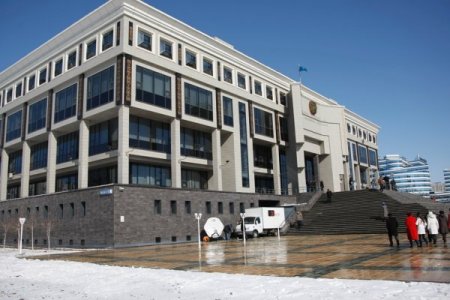 Kazakistan'da Oy Verme İşlemi Başladı.