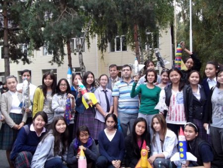 Kazakistan'da Su İle Çalışan Roketler Yarıştı