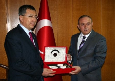Kazakistan'ın Ankara Büyükelçisi Tüymebayev Trabzon'da