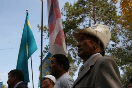 Kazaklar, Kazakça'nın Korunması İçin Yürüdü