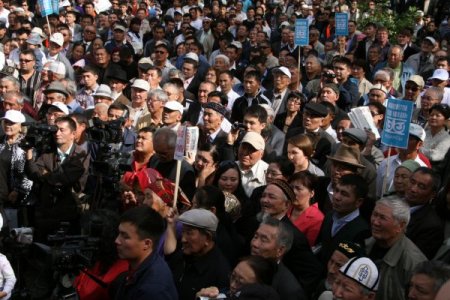Kazaklar, Kazakça'nın Korunması İçin Yürüdü
