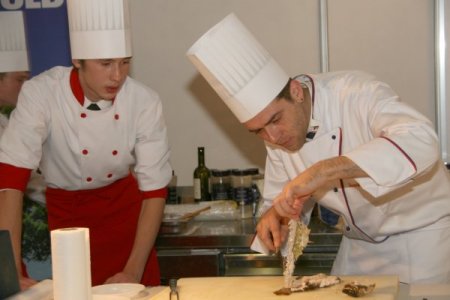 Kazaklar bundan böyle Türk balığı yiyip; Türk çayı içecek