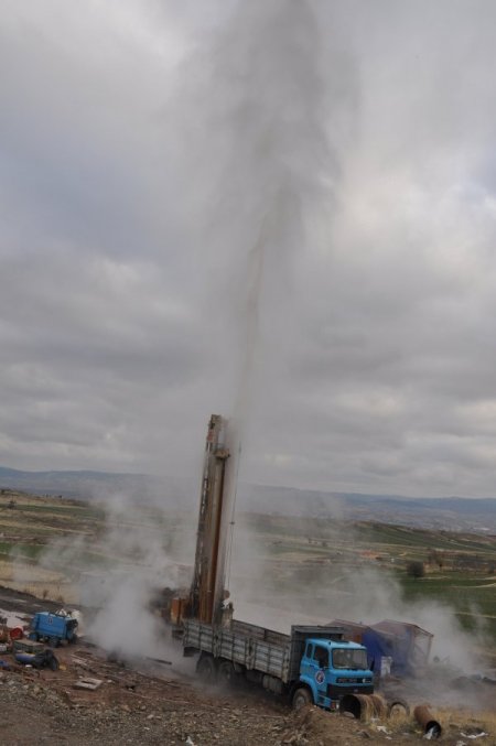 Kazan’da 45 derece sıcaklıkta jeotermal su bulundu
