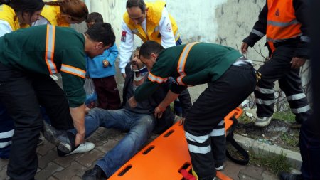 Kazazede çocuğun bisküvisi elinde kaldı