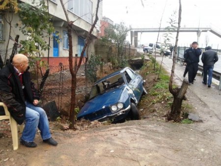 Kazazedeye çay ve hurma ikramı