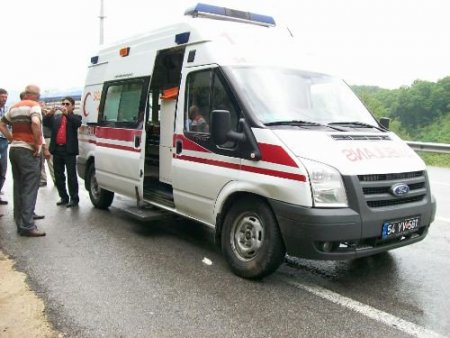 Kazazedeye Müdahaleye Gelen Ambulansa, Hastaneye Torununu Götüren Kişinin Otomobili Çarptı