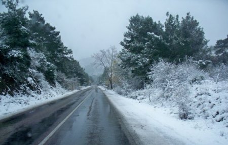 Kazdağları’na mevsimin ilk karı düştü