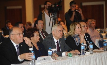 Kazdağları'ndaki altın madenciliği panelde ele alındı