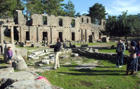 Kazı çalışmasına ara verilen Seleukeia kültür turizmine kazandırılmayı bekliyor