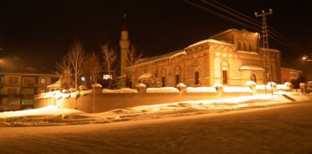 Kazım Karabekir Camii kar altında bir başka güzel