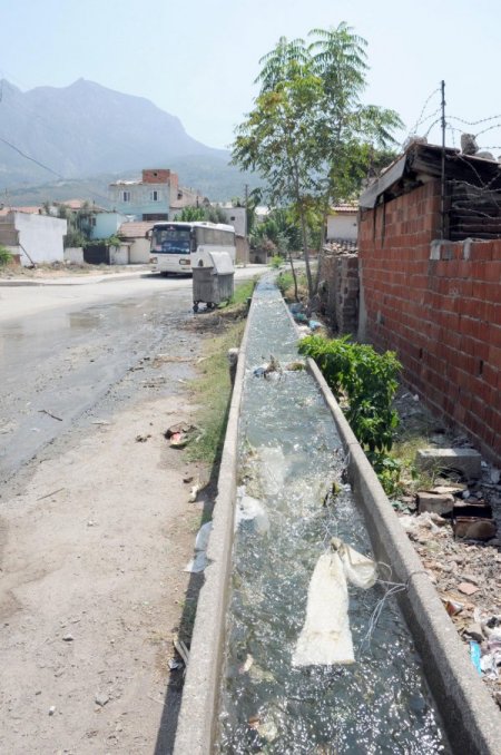 Kazım Karabekir Sakinleri: Taşan Sulama Kanalı Suyu Bizi Mağdur Ediyor