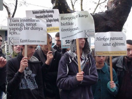 Kazım Koyuncu Kültür Merkezi'ni kapattırmamak için eylem yaptılar