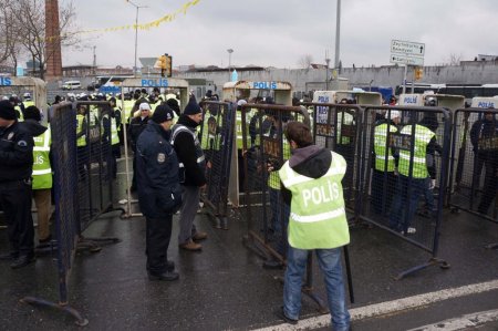Kazlıçeşme’deki kutlama alanına girişler başladı