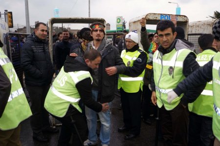 Kazlıçeşme’deki kutlama alanına girişler başladı
