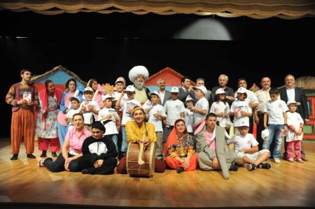 KBT, Dünya Tiyatrolar Günü'nde tüm gün sahnede