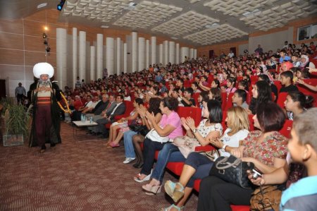 KBT, Dünya Tiyatrolar Günü'nde tüm gün sahnede