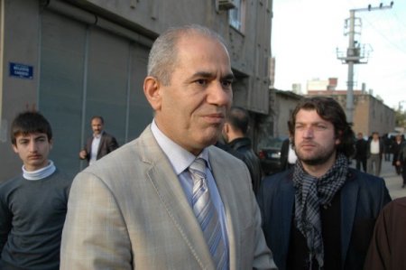 KDP’nin bölge sorumlusu Elçi’nin taziyesine katıldı