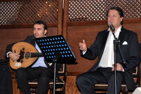 Keçiören Bezm-i Safa Fasılları'nın konuğu Ahmet Özhan oldu