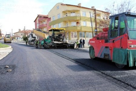 Keçiören ve Elmadağ’da asfalt sezonu açıldı