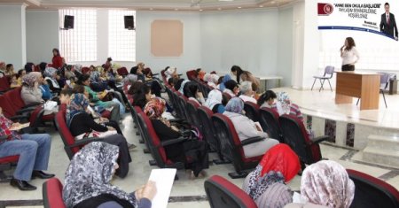 Keçiören'de ilkokul birinci sınıf velilerine seminer