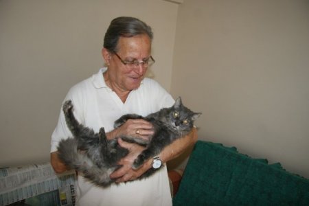 'Kedisine 20 yıllık vefalı dostum' diyen emekli işçi, evini ona tahsis etti