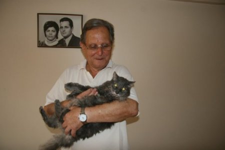 'Kedisine 20 yıllık vefalı dostum' diyen emekli işçi, evini ona tahsis etti