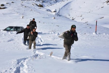 Keklik popülasyonu düşünce, avcılar keklik avlamak yerine beslemeye başladı