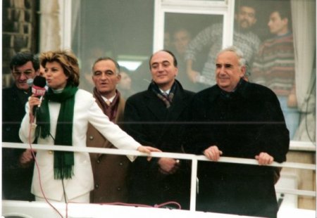 Keleşoğlu: Birinci ihtilal babamı, ikinci ihtilal milletvekilliğimi aldı