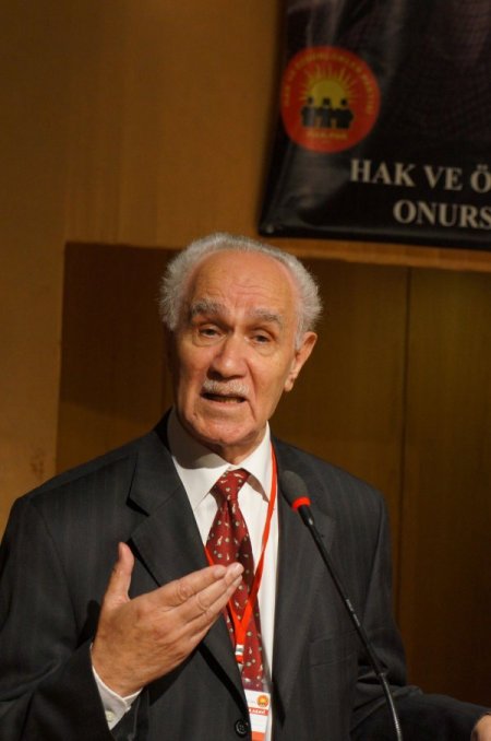 Kemal Burkay, Hak-Par'ın yeni genel başkanı oldu