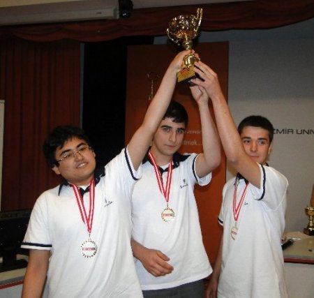 Kemalpaşa Yamanlar Koleji bilgi şampiyonu
