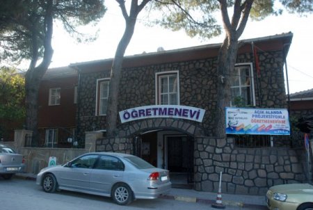 Kemalpaşalılar, 28 Şubat'ta kapatılan imam hatip lisesini geri istiyor