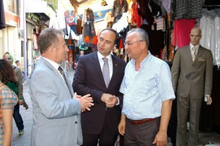 Kemeraltı Esnafı Işıklandırma Ve Ücretsiz Otopark İstiyor