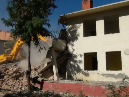 Kenan Evren’in Muş’ta ikamet ettiği lojman yıkıldı