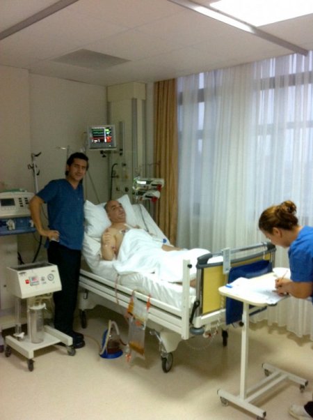 Kendi kanıyla tedavi oldu 8 saatte yürüdü