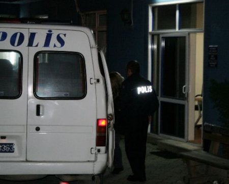 Kendilerini Jitem'ci Olarak Tanıtan 2 Asker Dersane Basıp, Müdürü Darp Etti