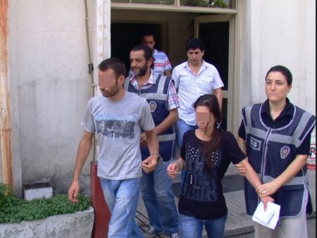 Kendilerini Polis Diye Tanıtıp Dolandırıcılık Yapan 4 Kişi Yakalandı