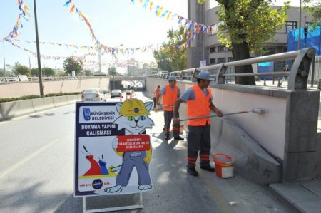 Kent Estetiği Dairesi Başkanlığı ekiplerinden aralıksız temizlik hizmeti