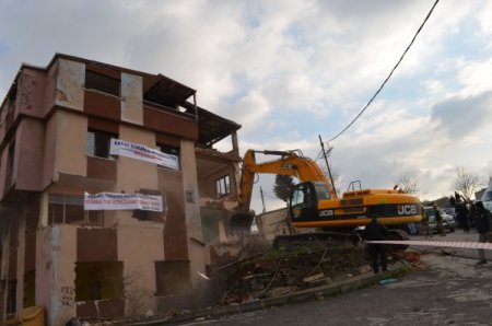 Kentsel dönüşümde 148 konuta kepçe vuruldu