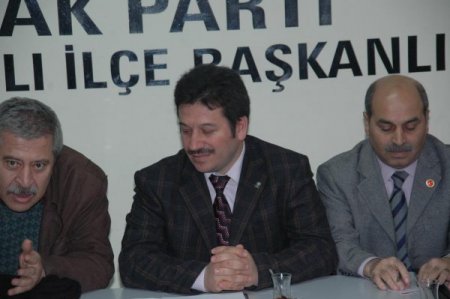 Kentsel Dönüşüme İtiraz Eden Mahalleliler, Ak Parti İlçe Teşkilatı'nı Ziyaret Etti