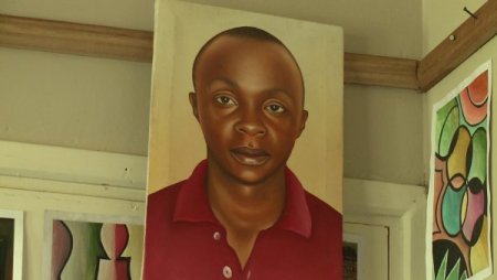 Kenya’da ağzıyla resim yapan engelli kadının hikâyesi (Özel)